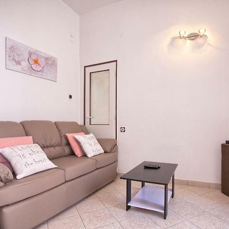 Apartment Rosy พูลา ภายนอก รูปภาพ