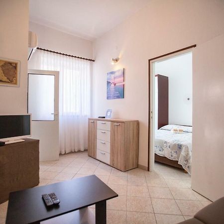 Apartment Rosy พูลา ภายนอก รูปภาพ