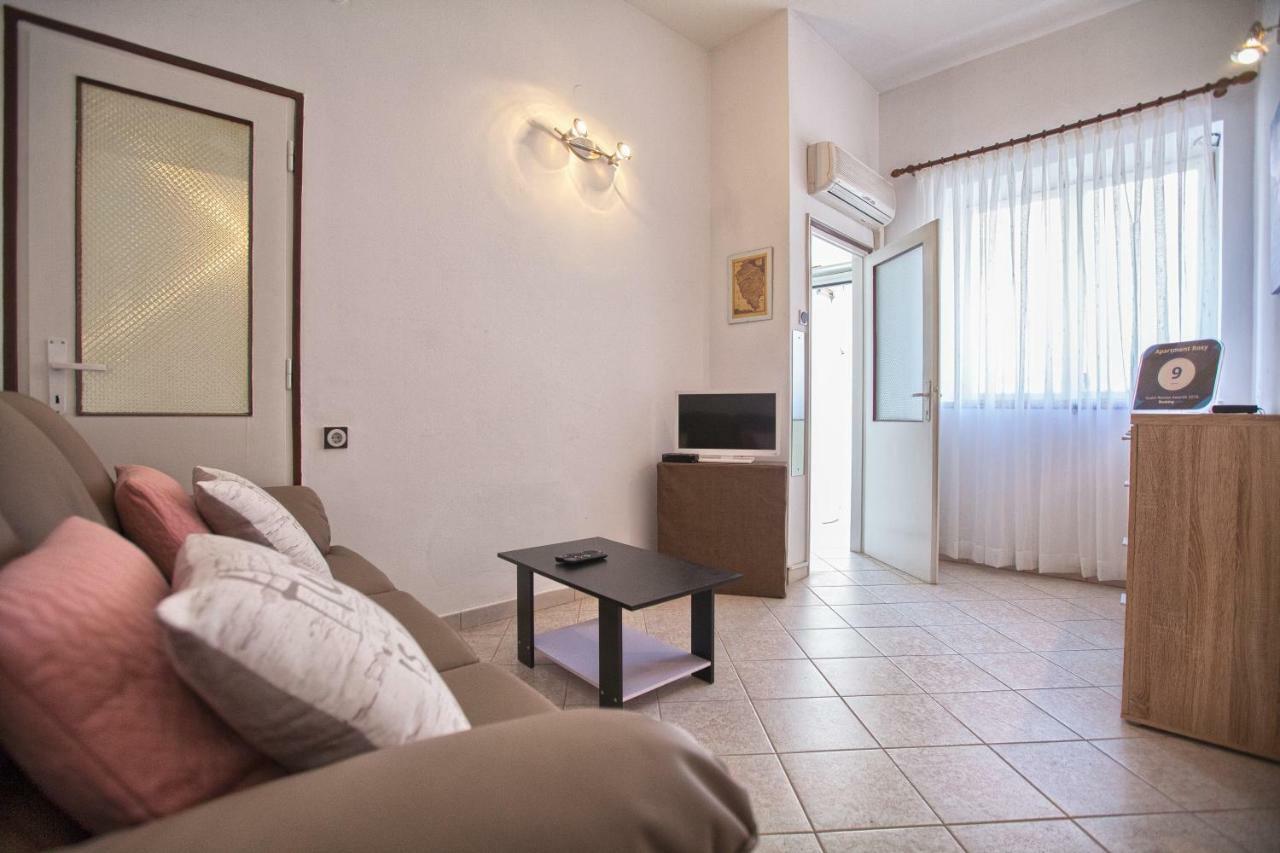 Apartment Rosy พูลา ภายนอก รูปภาพ